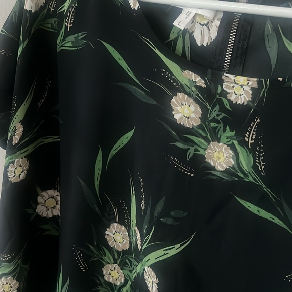 Zipper Back Blouse - Picture 2 of 6